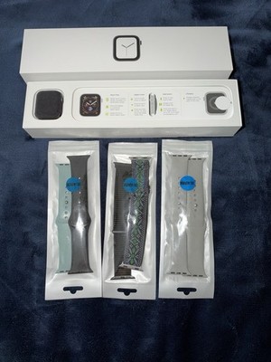 Apple Watch Series 4 40mm Space Gray GPS + 6 Apple Bands - Good Condition