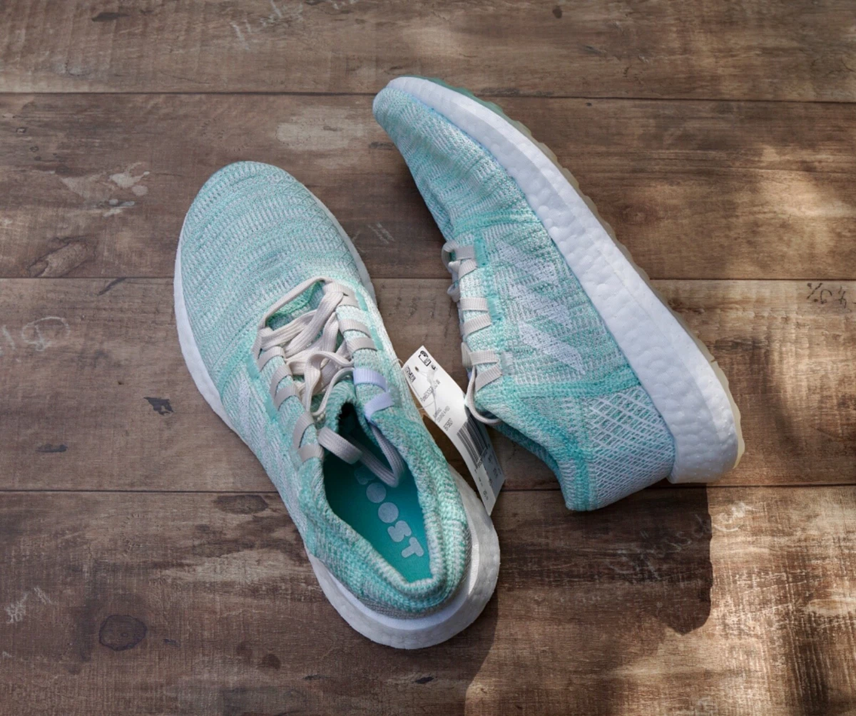 Pure boost shop go w