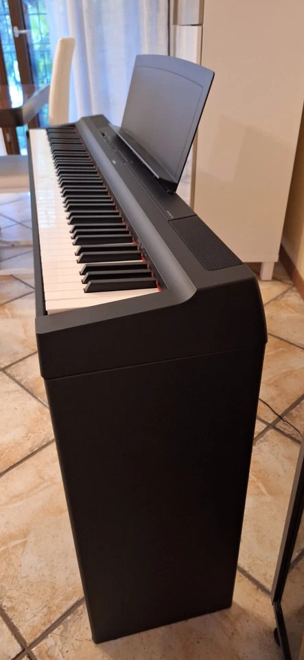 Yamaha P-125, foto 3 di 3
