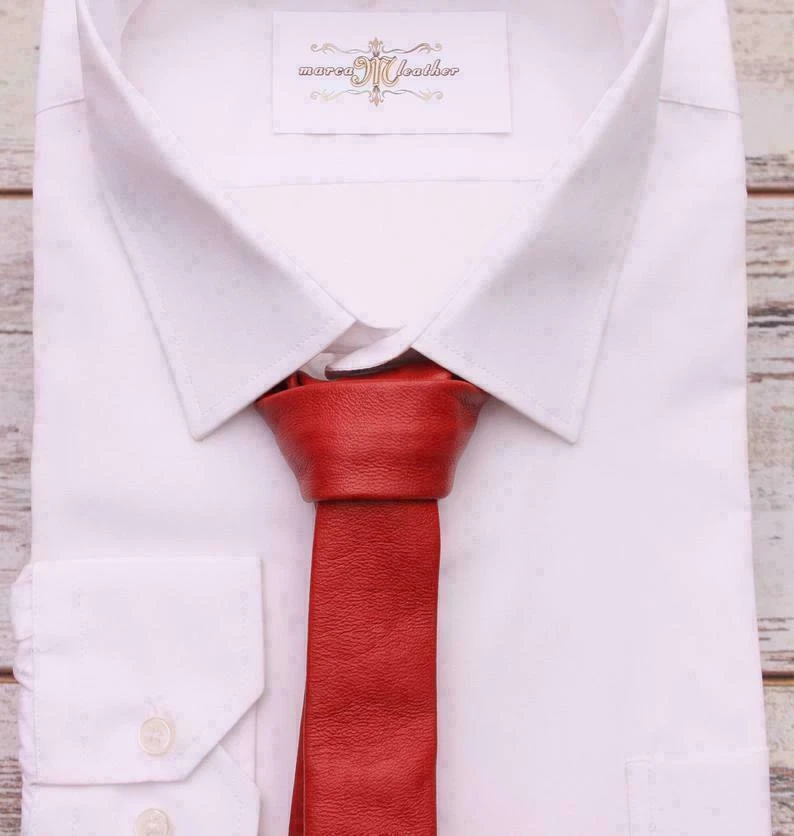 CORBATA DE CUELLO PARA HOMBRE DE DISEÑO CLÁSICO 100% PIEL DE CORDERO REAL COLECCIÓN HECHA A MANO Foto 2 de 4