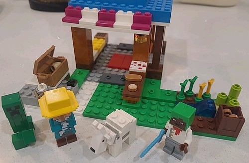 Lego Minecraft 21184 The Bakery + Lego Creator 3-in-1 31128 Dolphin & Turtle - Picture 3 of 8