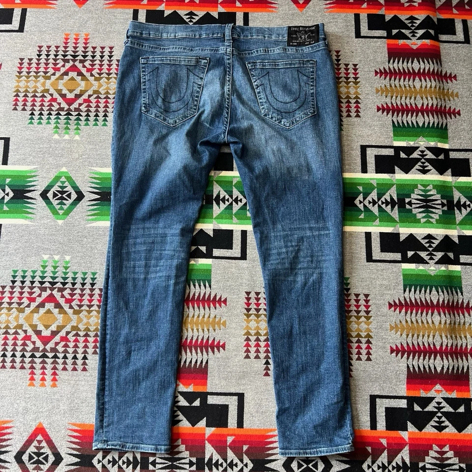 True Religion Jeans Mens 42x32 Blue Rocco Relaxed Skinny Stretch Denim Preppy B3 - Image 2 of 4