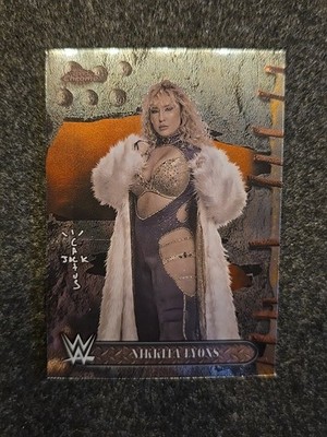 2025 WWE Topps Chrome & Cactus Jack Wrestling Karte #42 Nikkita Lyons Trading