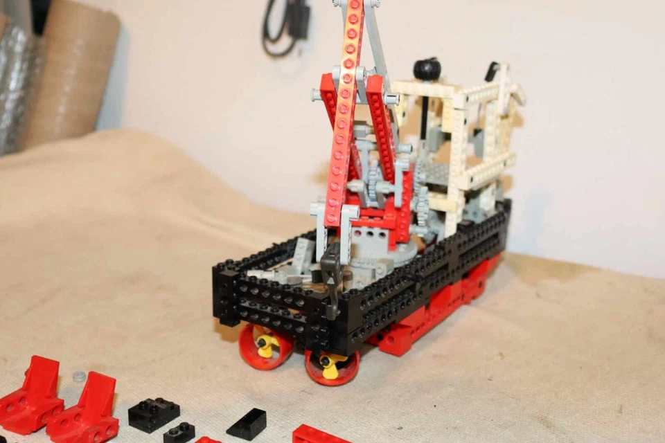 LEGO Technic 8839 Supply Ship, photo 3 sur 5