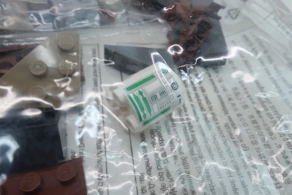 Lego 75059 UCS Star Wars Sandcrawler Sealed Bag #14 Astromech Droid R2-A5 2 Jawa - Image 4 of 4