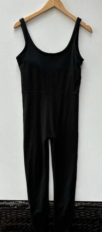 vuori jumpsuit sleeveless 