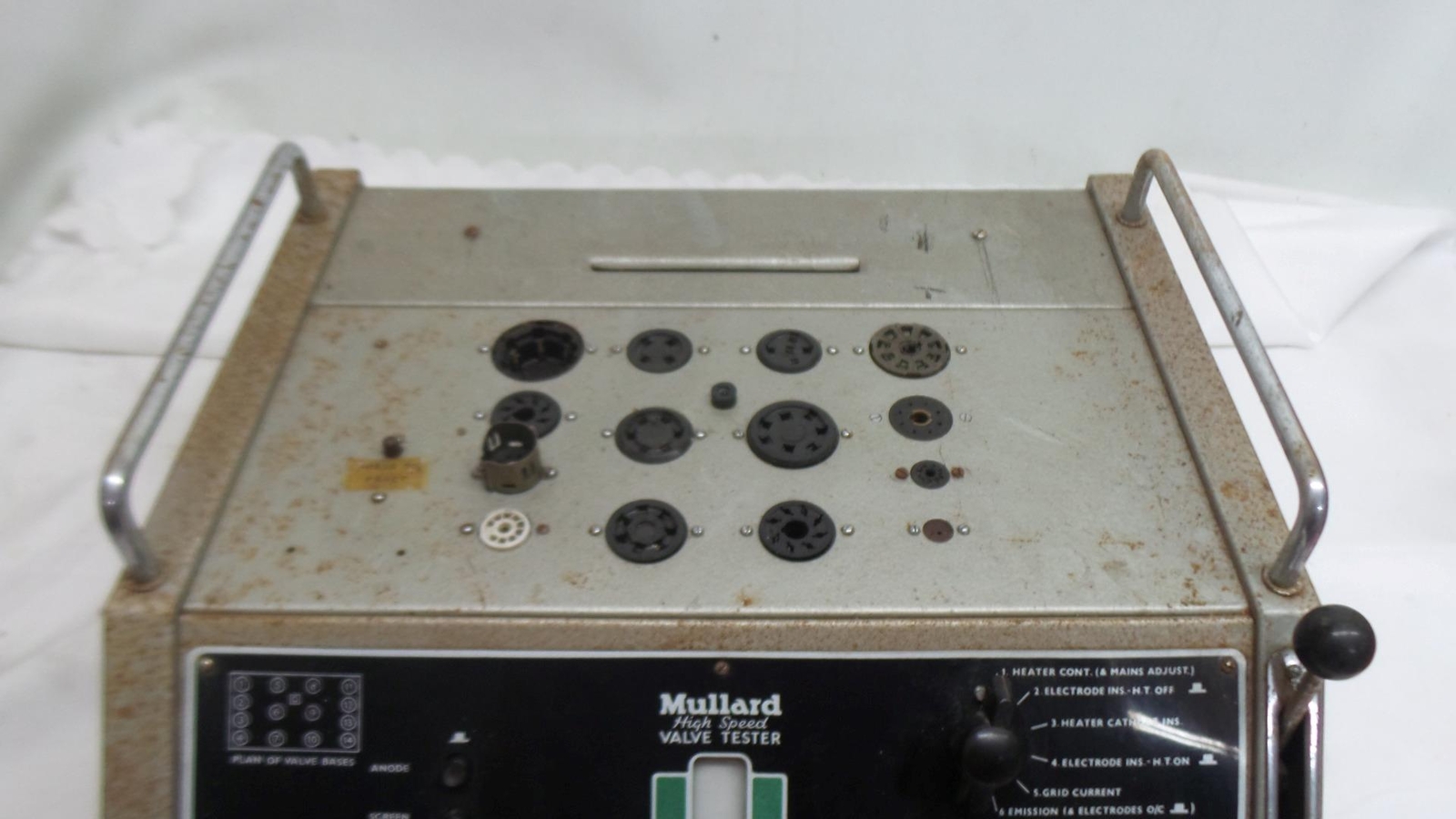 Mullard high speed valve tester and 2 boxes of cards, for spares or repair - Picture 10 of 11