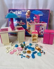 Barbie Dream House Kitchen 1984 with accessories  box READ