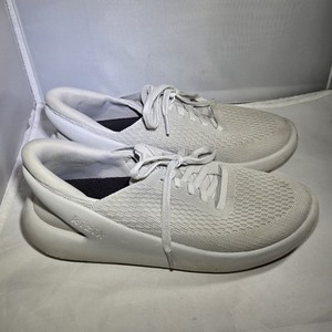 Kizik Unisex Roamer Knit Light Gray Mens 8.5 Womens 10 Kizik Roamer Shoes Womens 7.5 Men 6 Knit Pebble Gray Hands  main image 4