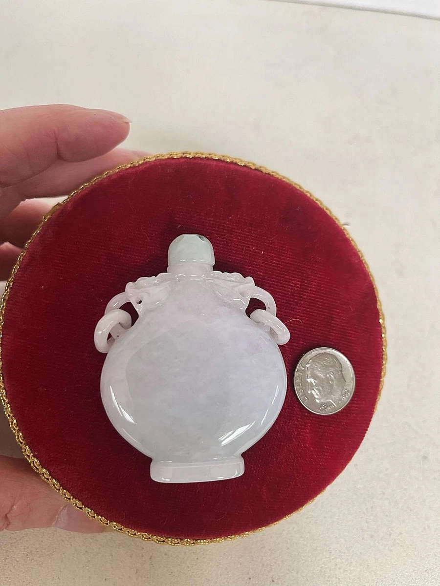 古和田玉 翡翠 鑑賞台付・ヴィンテージ　レア ・オブジェ・鼻煙壺 ・台湾茶器 古和田玉 翡翠 鑑賞台付・ヴィンテージ レア ・オブジェ・鼻煙壺