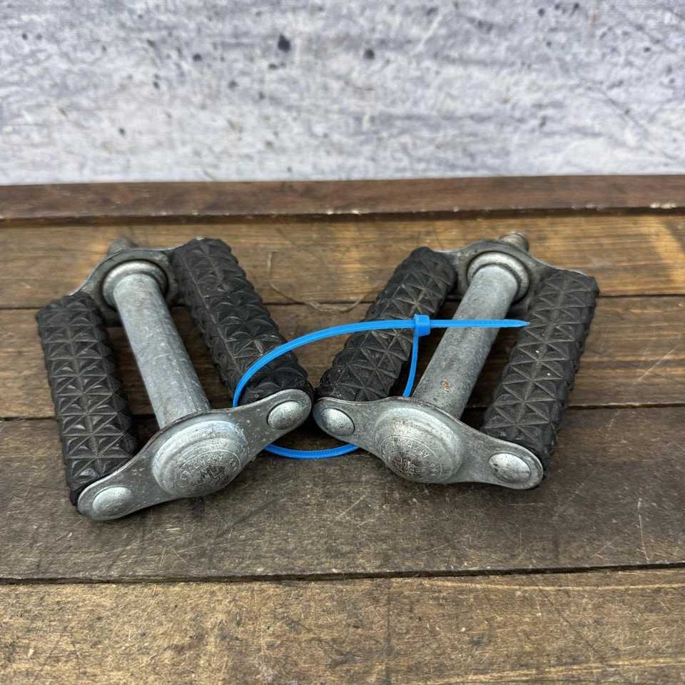 Par de pedales Schwinn Sting-Ray Jr de colección 1/2 pulgada rosca bloque de goma aprobado por BMX Foto 4 de 4