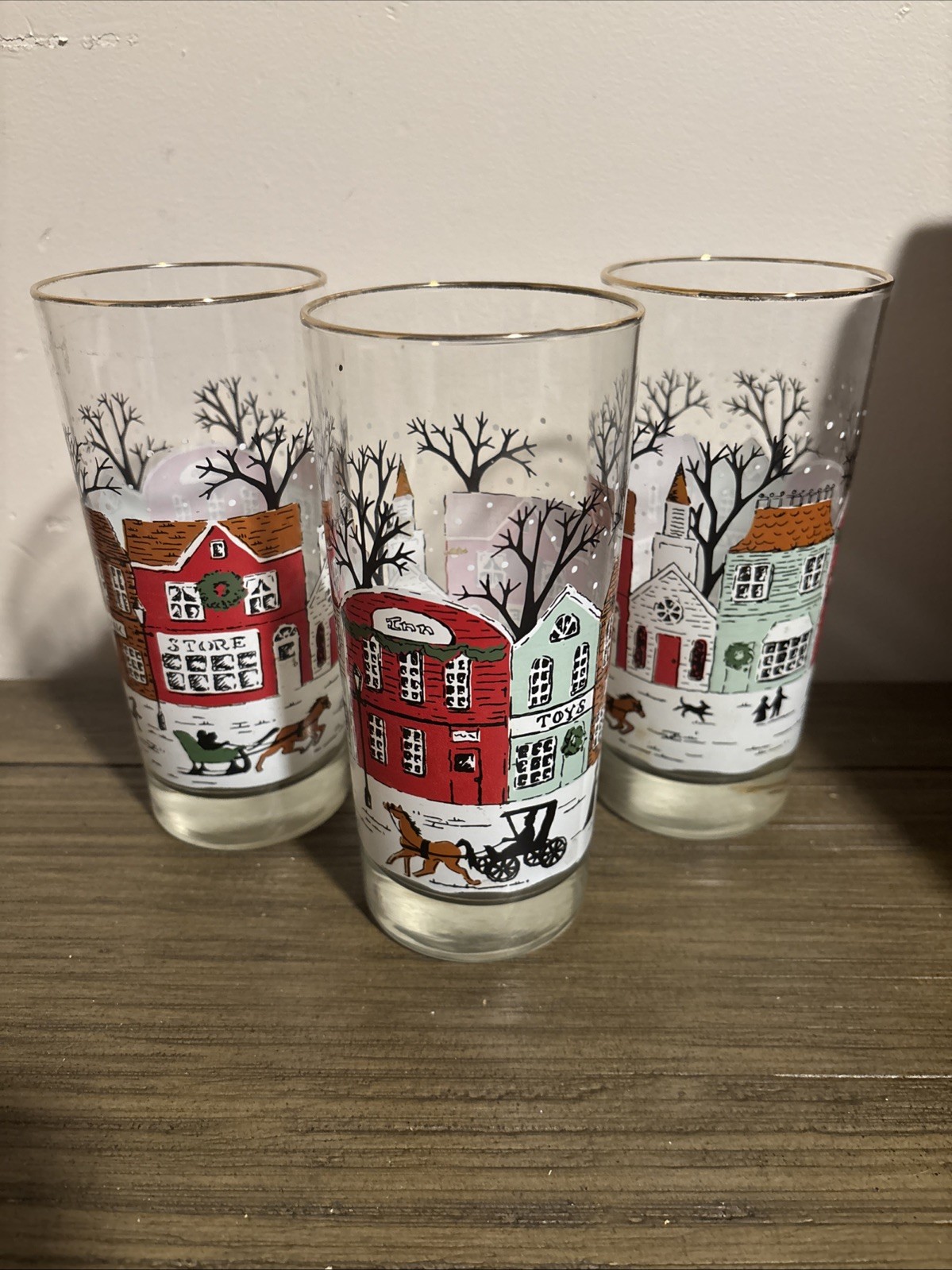 SET OF 3 LIBBEY WINTER VILLAGE SNOW SCENE GLASS TUMBLERS Gold Trim 6.25”
