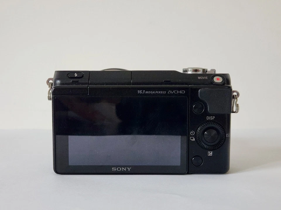 Cámara digital Sony Alpha NEX-3N sin espejo con lente de 16-50 mm negra Foto 2 de 4