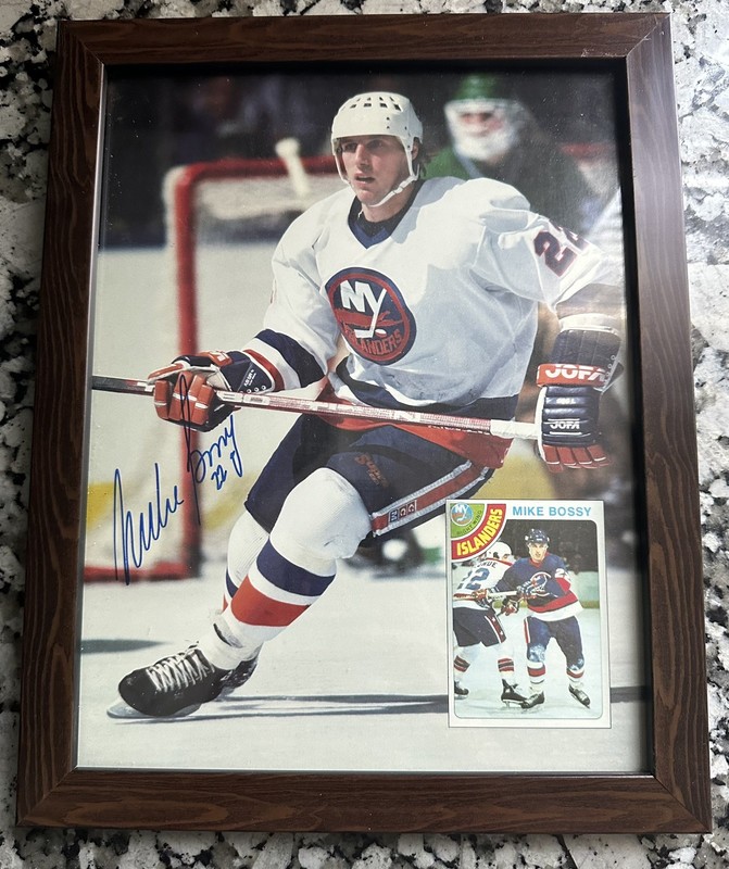 Mike Bossy signed 8x10  New York Islanders Photo Hall Of Fame 