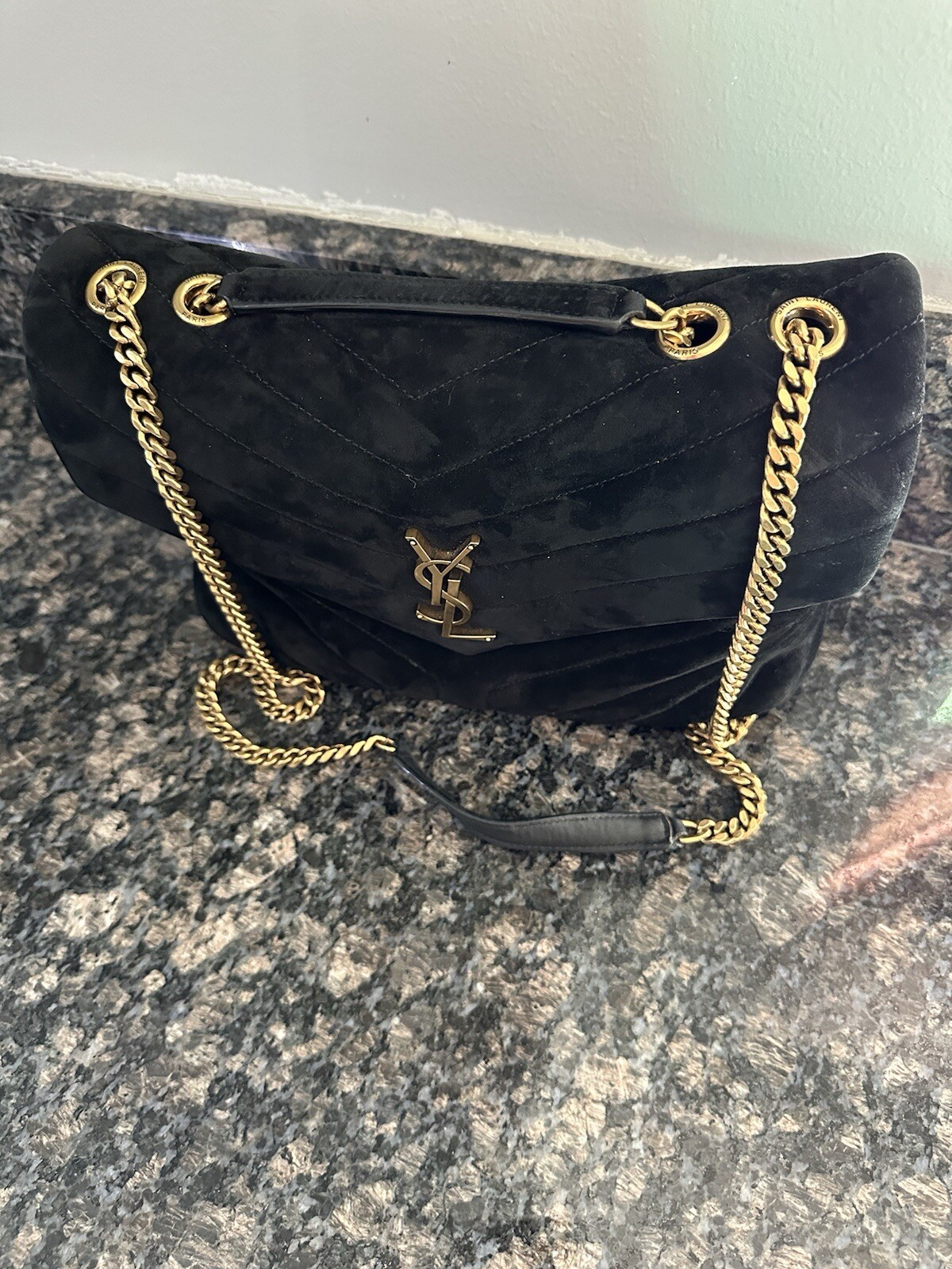 Spalla media Yves Saint Laurent LouLou Matelassé Chevron scamosciata. YSL.