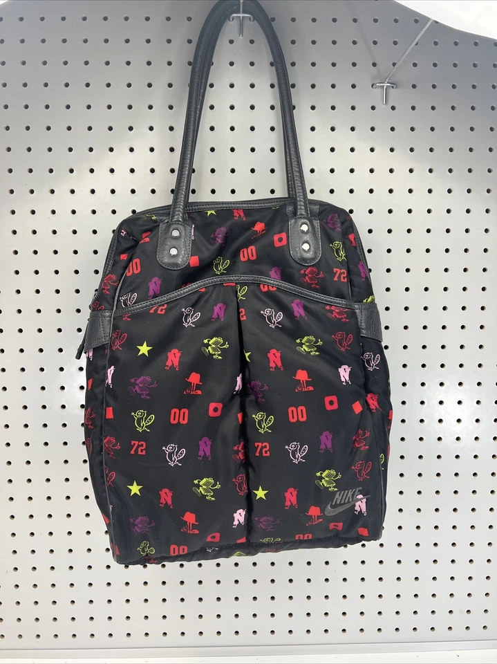 Colorido Nike Bolso de Mano Gimnasio Bolsa de Lona 15 x 11 x 5 Castor Waffle Maker Sombrero Reloj Foto 3 de 4