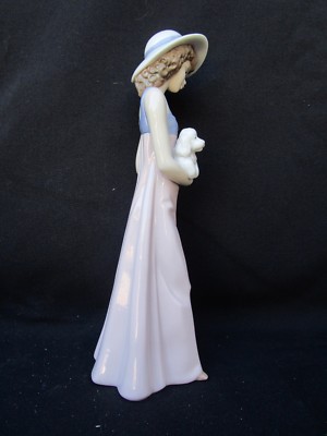 Beautiful Lladro NAO 