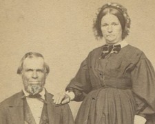 CIVIL WAR ERA. OLDER COUPLE, AFFECTIONATE POSE. ONEIDA, N.Y.  