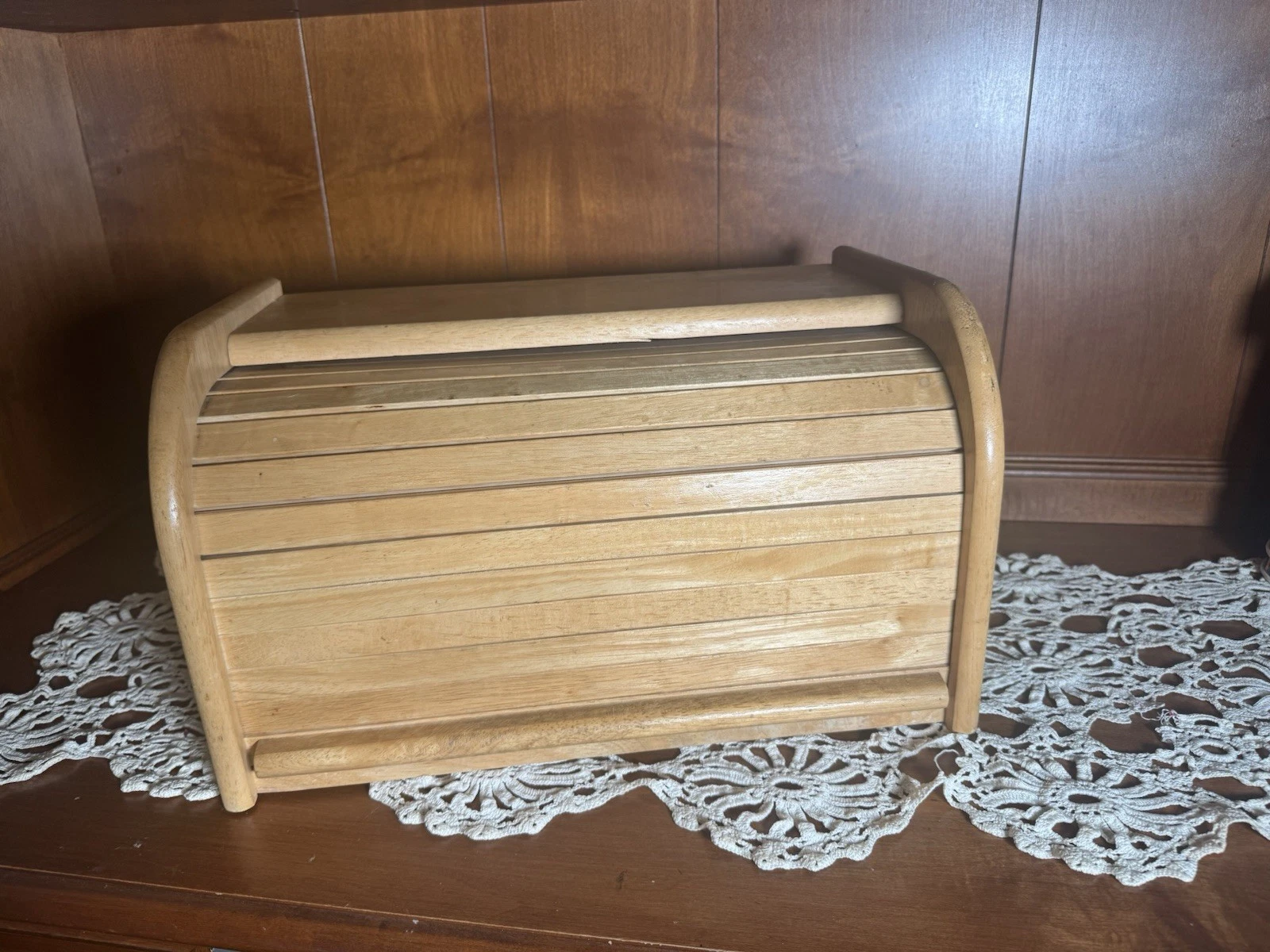 Vintage Oak Wooden Roll Top Bread Box Keeper Farmhouse Country Granny Cottage