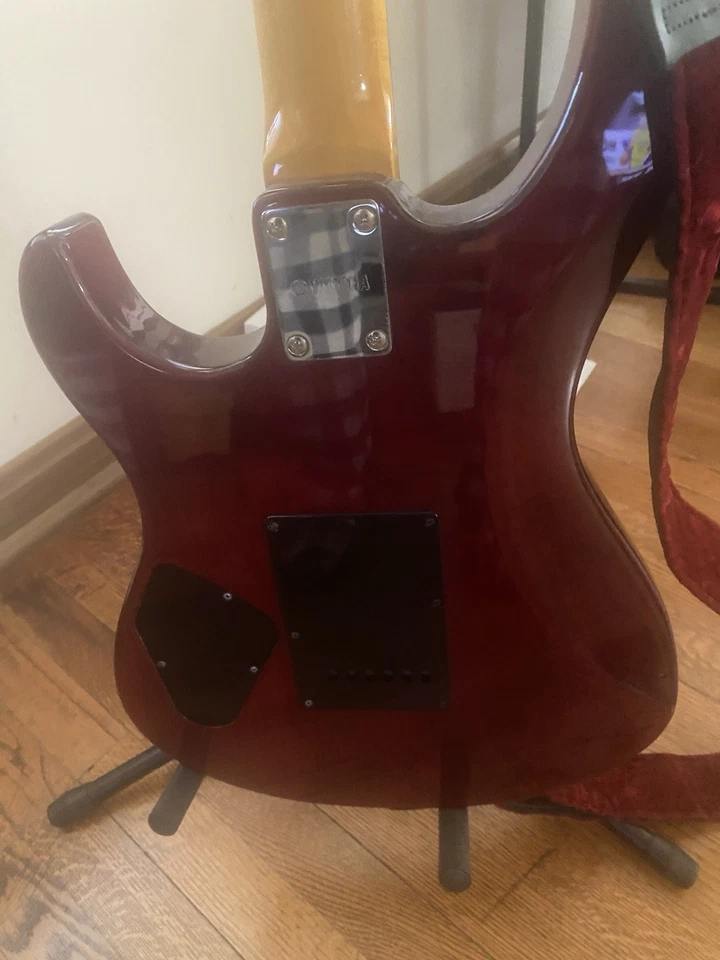 Guitarra Eléctrica Yamaha Pacifica PAC612VIIFMXFRD - Roja Cocida Foto 3 de 4