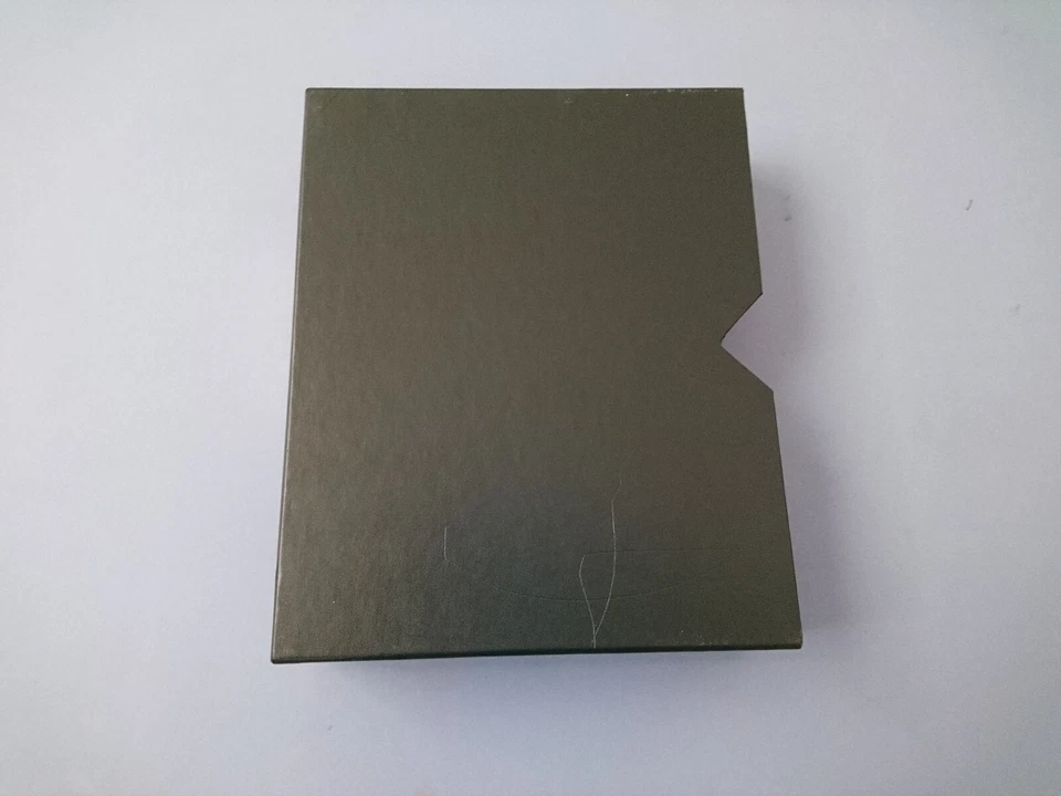 THREADS MAGAZINE 16 ISSUES  128-135 137-142 158  & 159 THREADS COLLECTOR'S CASE - Image 4 of 4