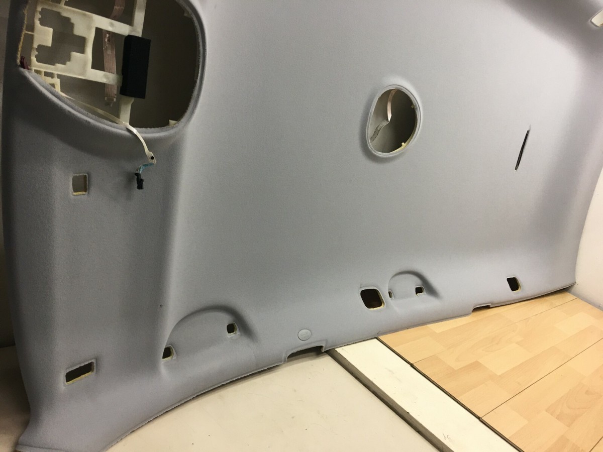 黒漆の象嵌の入った小引き出しです。韓国製です