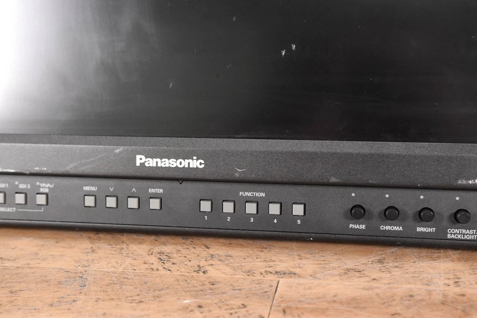 Panasonic BT-LH2600WP 26" Widescreen HD/SD LCD Monitor CG00YV2 - Image 3 of 4