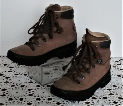 lowa camp boots