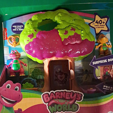 Fisher-Price Barney's World Lights  Sounds Treehouse Playset w/ Barney Figure