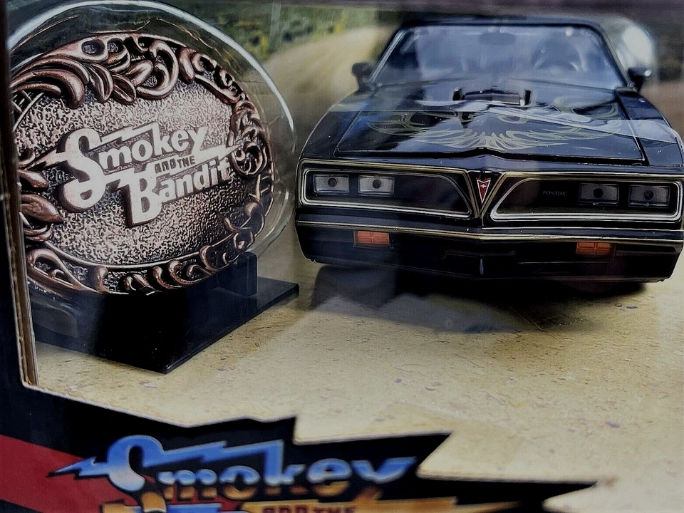 Jada Toys Smokey & The Bandit 1977 Pontiac Firebird w/ Replica Buckle 1:24 - Image 4 of 4