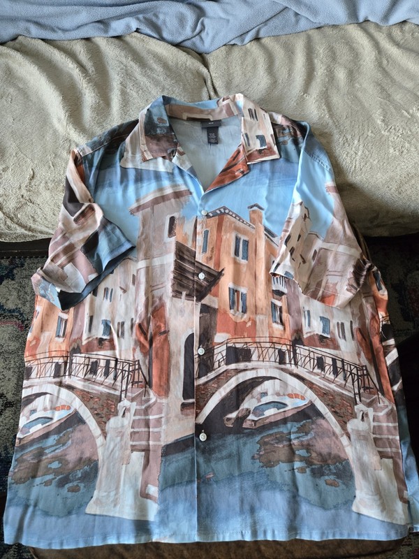 H & M Venice Button Up Men's