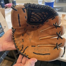 Rawlings Youth Derek Jeter Glove Model RBG201WB RHT 11 inch