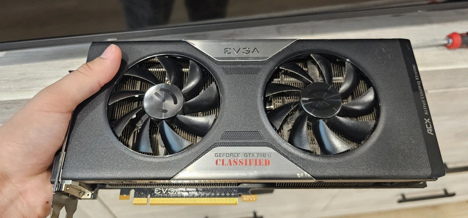 Tarjeta de gráficos EVGA NVIDIA GeForce GTX 780 TI Classified (03G-P4-2887-KR) GDDR5 Foto 4 de 4