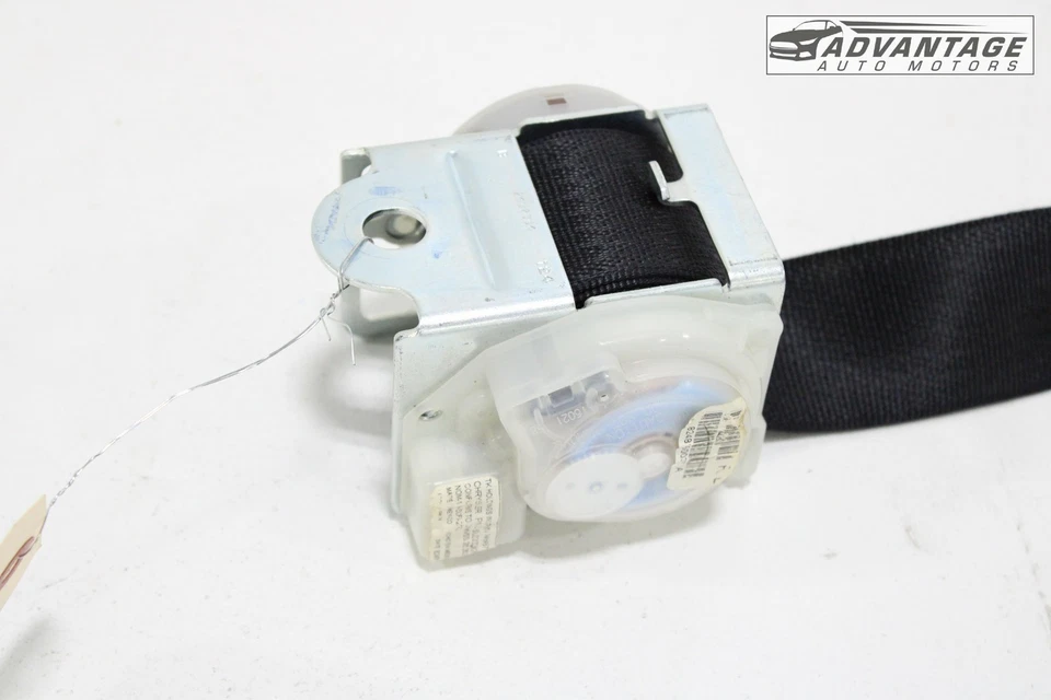 2015-2018 DODGE CHARGER REAR 2ND SECOND ROW RIGHT SIDE SEATBELT SEAT BELT OEM - Image 3 of 4