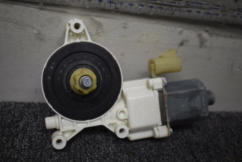 2010-2014 CADILLAC CTS WINDOW REGULATOR MOTOR FACTORY OEM - Image 4 of 4