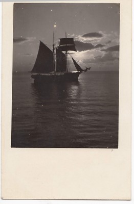 Kleines Segelschiff, evtl. Cornish, gezeigt von Moonlight RP PPC unbespielt