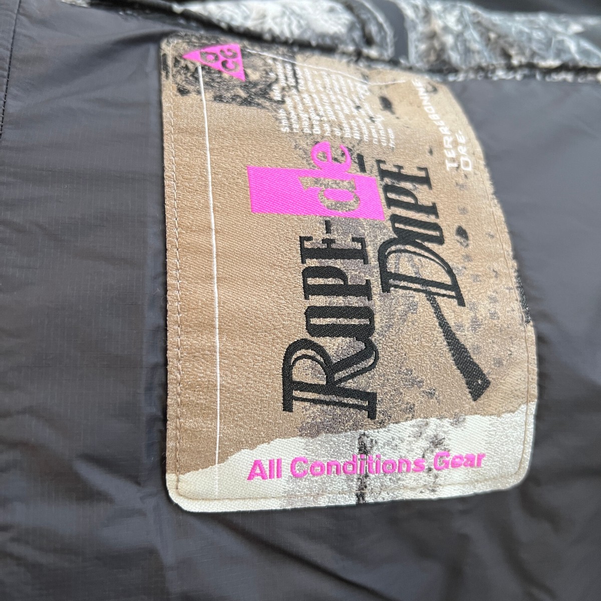 Nike ACG Therma-Fit ADV Rope De Dope Allover Print Jacket Nike ACG Therma-Fit ADV Rope De Dope Allover Print Jacket
