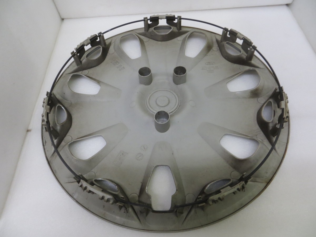 OEM Ford Transit Connect Hubcap (2014-2018) – 16-inch Silver Wheel Cover 7066