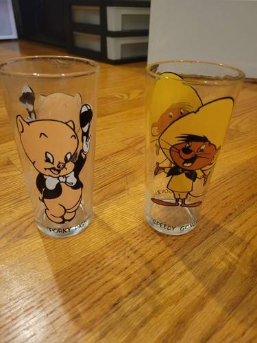 1973 Pepsi Looney Tunes Collector's Series Porkey Pig & Speedy Gonzales