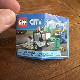 Lego CITY GARBAGE TRUCK 30313 WORKER RARE LIMITED RETIRED POLY BAG SET NEW