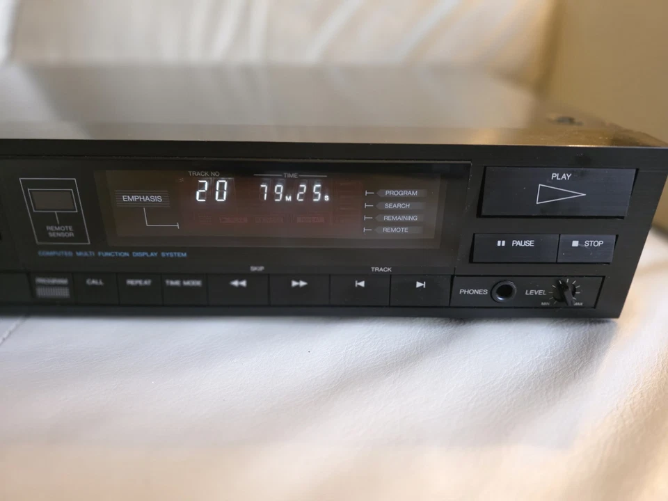 Denon DCD700 CD Player original remote and manual PCM84HP - Image 3 of 4