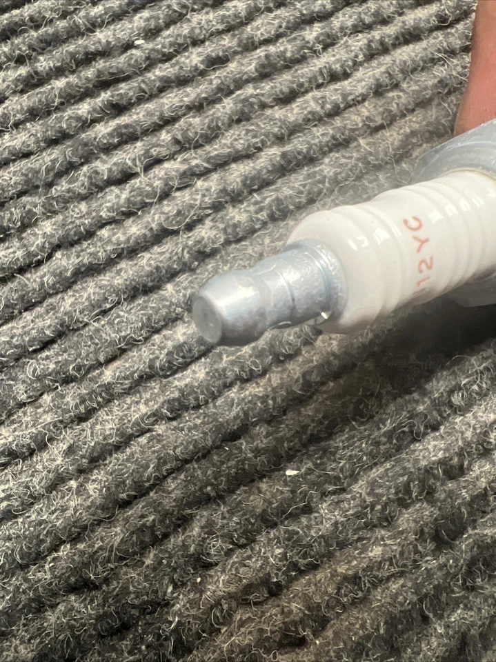 Свеча зажигания Champion P/N: 404 (RN12YC) медная плюс - Изображение 3 из 4