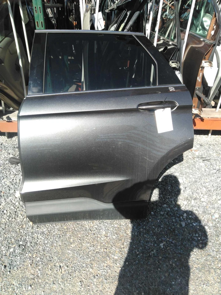 Used Rear Left Door Assembly Rear Side fits: 2016 Ford Edge black textured lower Foto 2 de 4