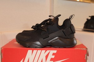 all black huaraches size 6