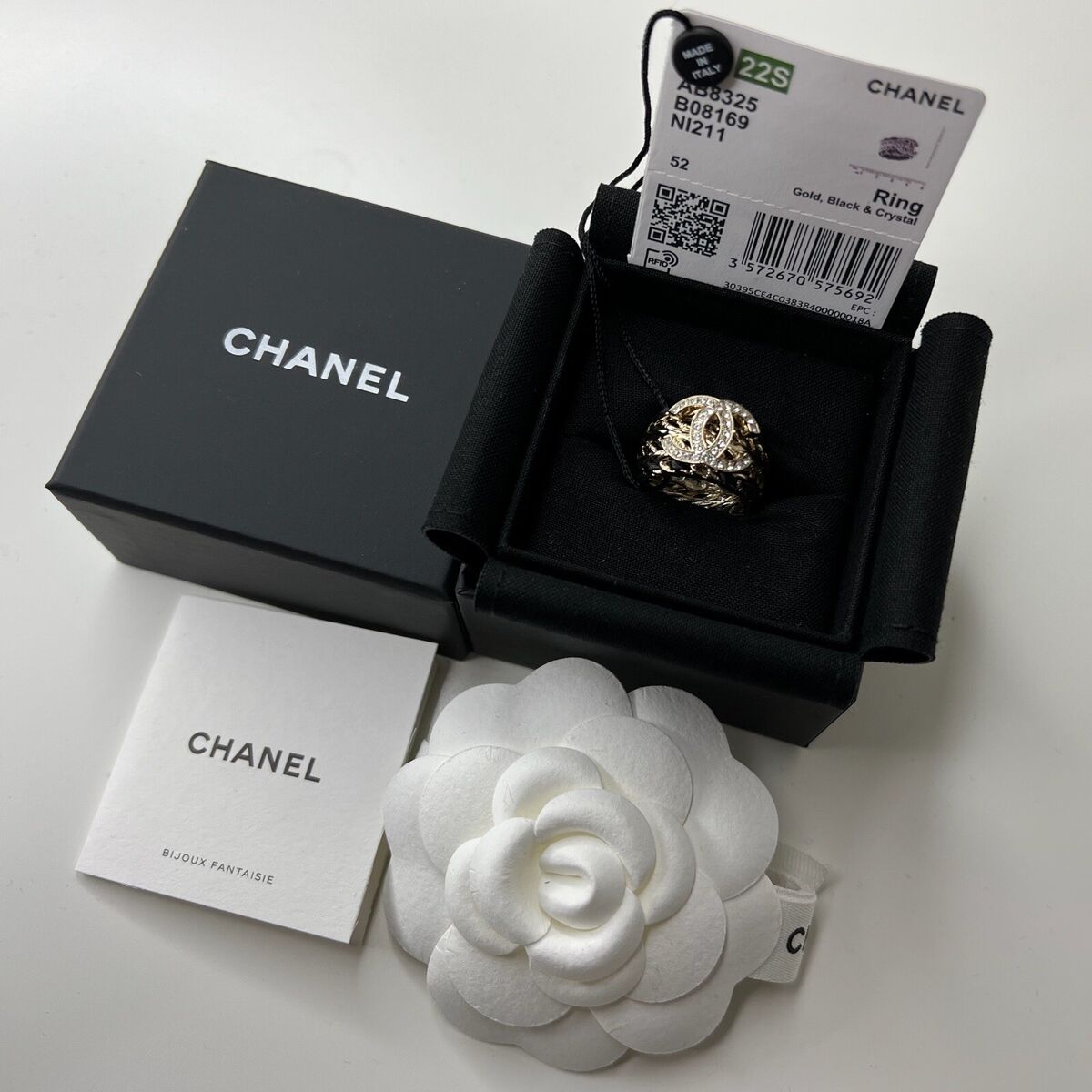 NWT 22S Chanel Metal Lambskin Classic CC Logo Ring Gold NWT 22S Chanel Metal Lambskin Classic CC Logo Ring Gold