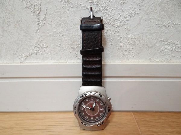 Shark 330Ft Analog Quartz Men Made In Japan Freestyle Night