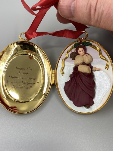 Vintage 1996 Hallmark Barbie Ornament Victorian Elegance Keepsake Locket W/ Box - Picture 3 of 11