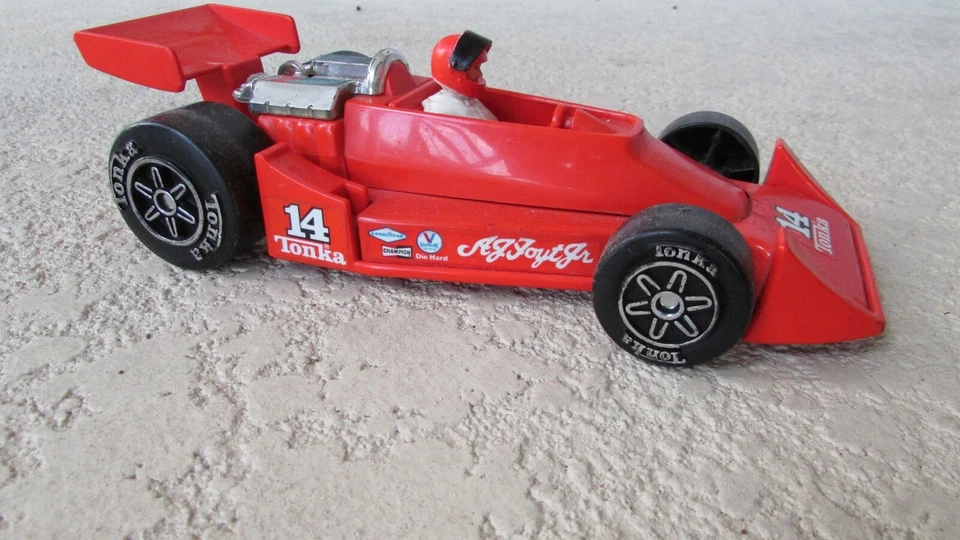 Vintage 1977 TONKA toy AJ FOYT  #14 winner Indy 500 4 time winner Foyt figure 9" - Image 3 of 4