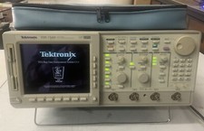 Tektronix TDS 754D Four Channel Digital Phosphor Oscilloscope