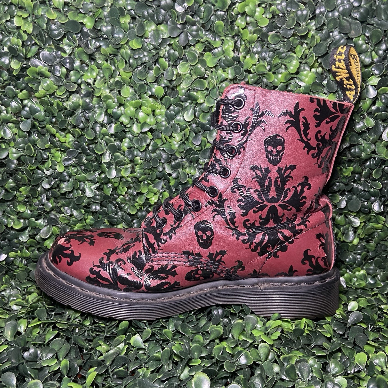 Doc Dr. Martens Skull Women’s Boots Burgundy Red Size US 9 UK 7 thumbnail 5